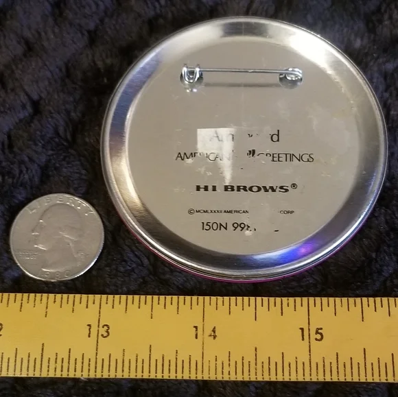 🎃 Vintage Halloween Flirty Vampire Cartoon pinback button 1980s - Picture 3 of 3